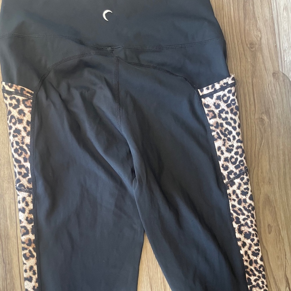 Ziyia Gently used black and leopard mid calf leggings